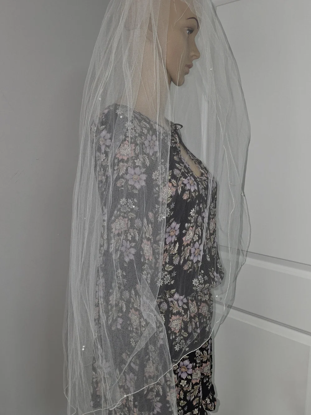 Vintage two-tier tulle bridal veil adorned delicate scattered pearls 36
